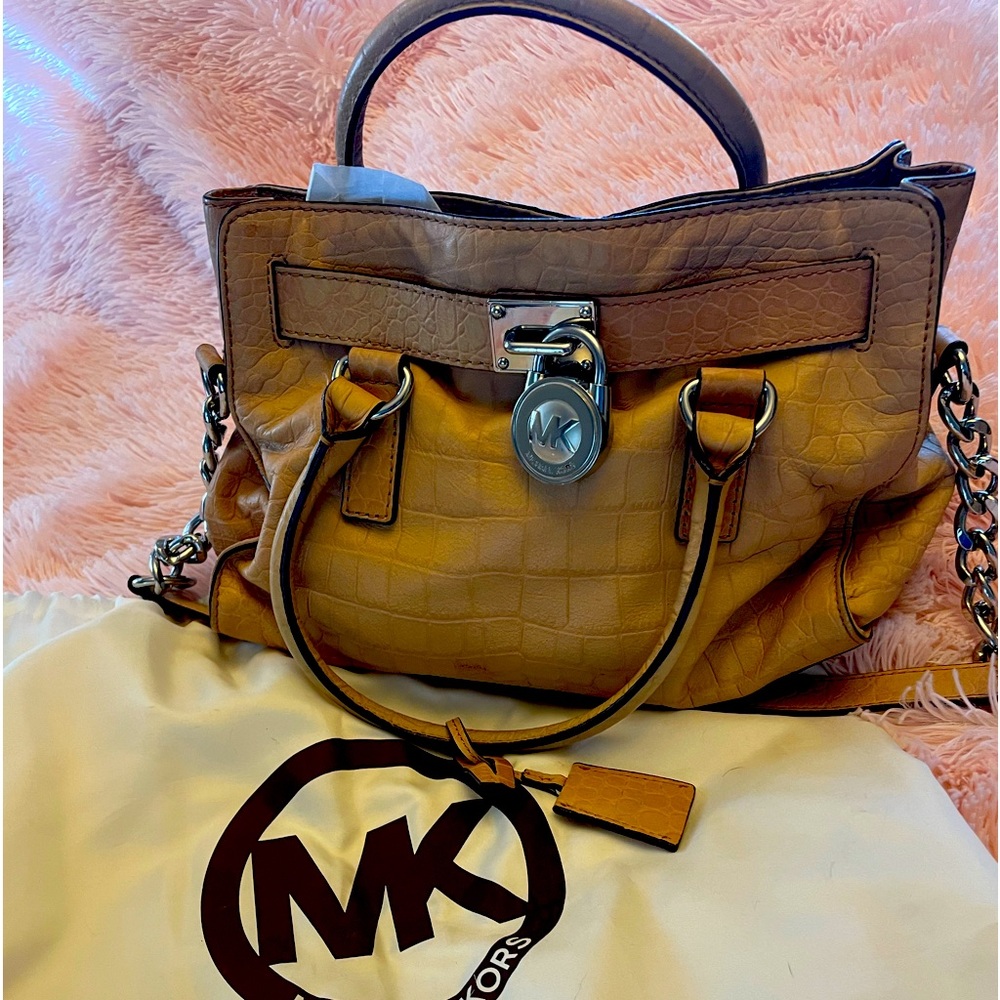 Michael Kors hand bad with shoulder strap